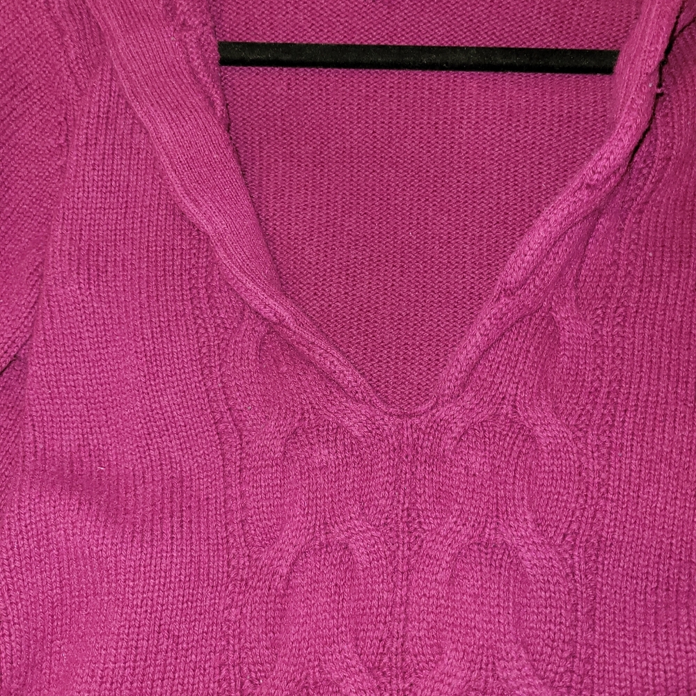 Very pretty pullover Sweater